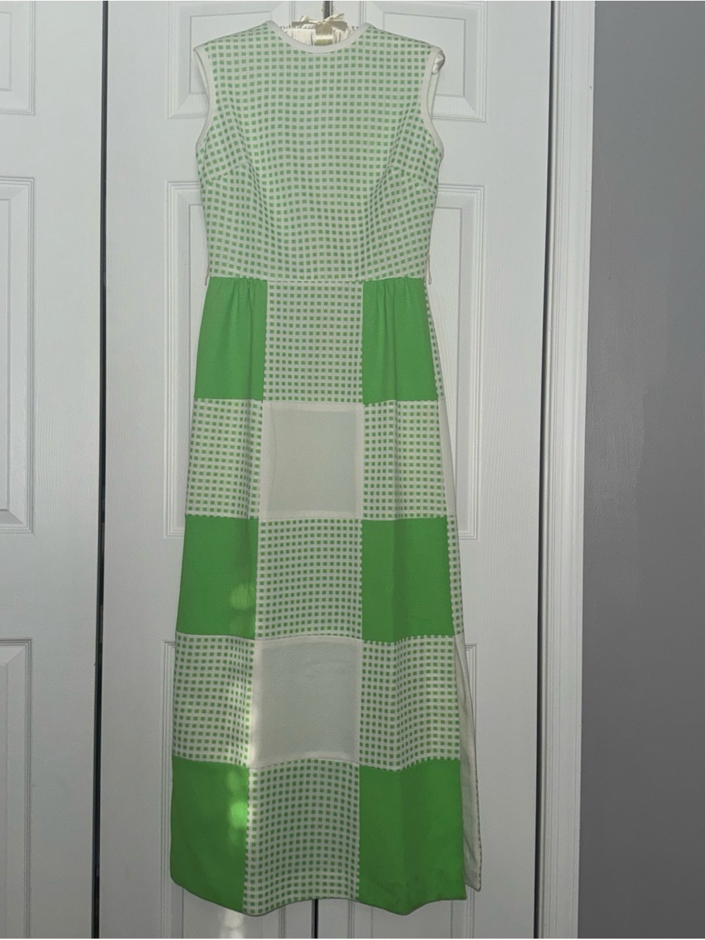 VINTAGE Kay Windsor 1960’s Long Sleeveless Dress Lime green Size 12